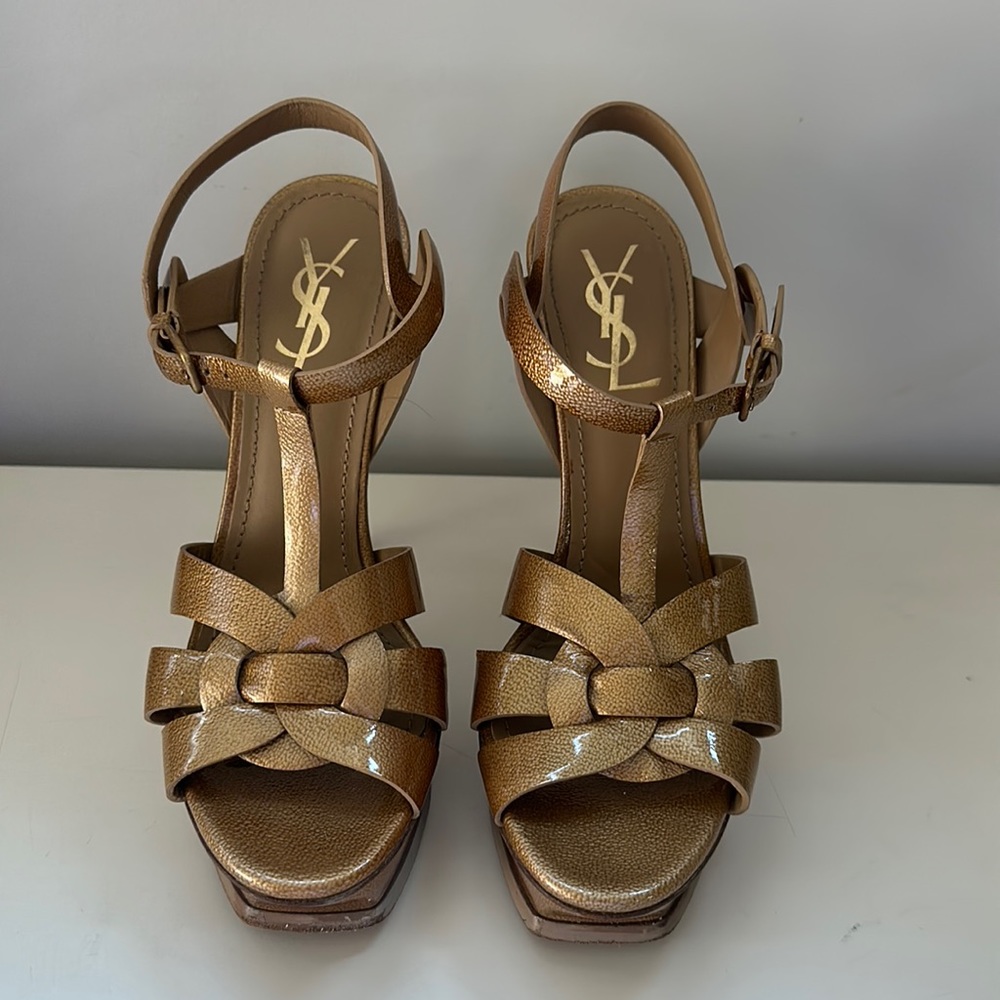 YSL tribute 6 inch heel in great condition.